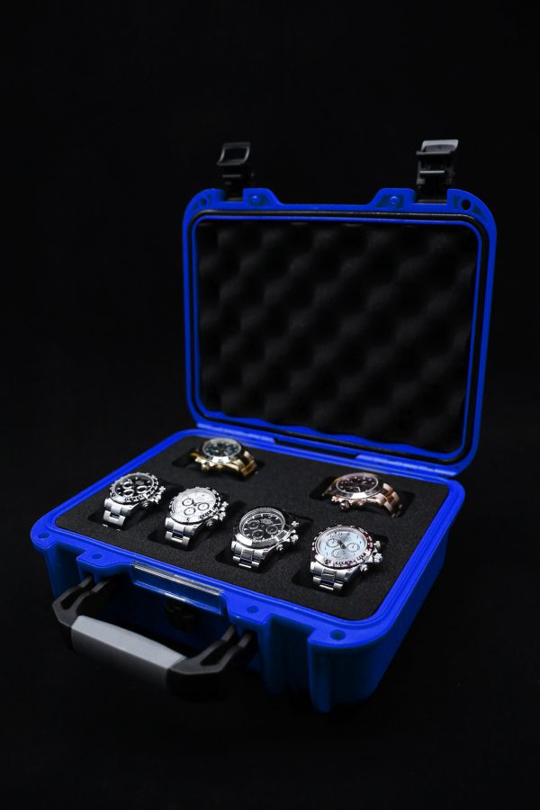 Timepiece valet for 6 watches in blue color by Elbrus Horology