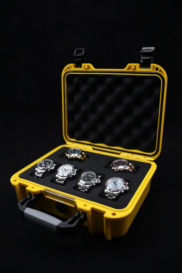 Timepiece valet for 6 watches in yellow color by Elbrus Horology