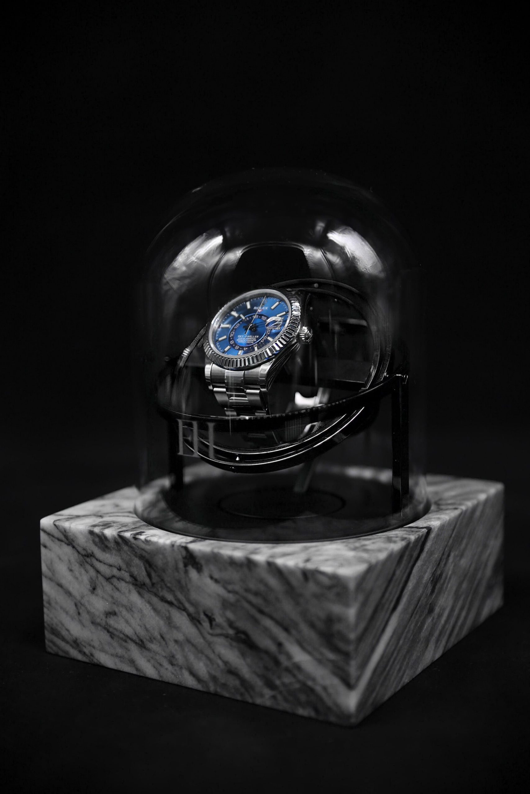 Elbrus-Horology-The-Voyager-1-emperador-marble-black-rings-1-min