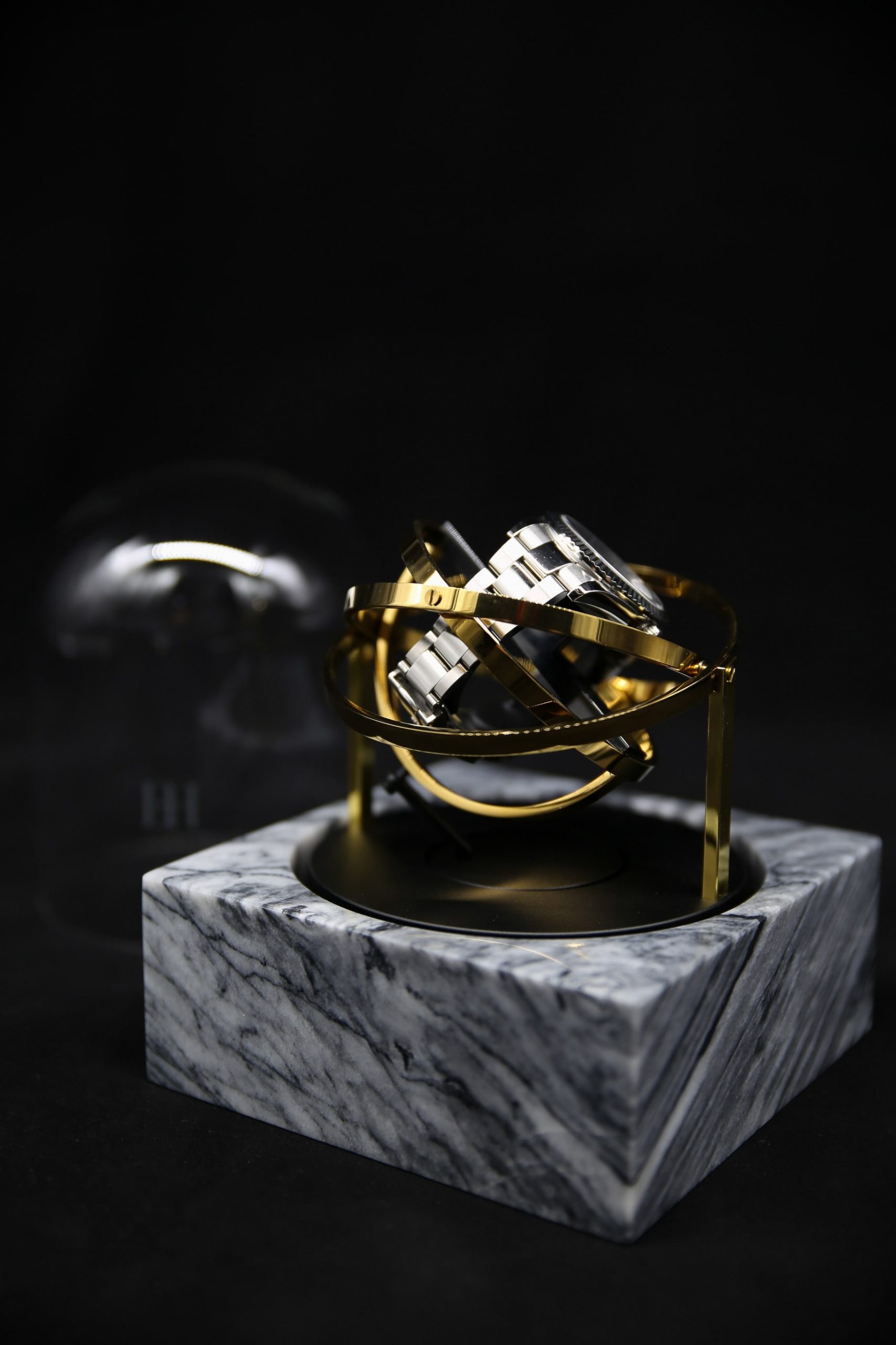 Elbrus-Horology-The-Voyager-1-emperador-marble-gold-rings-4-min