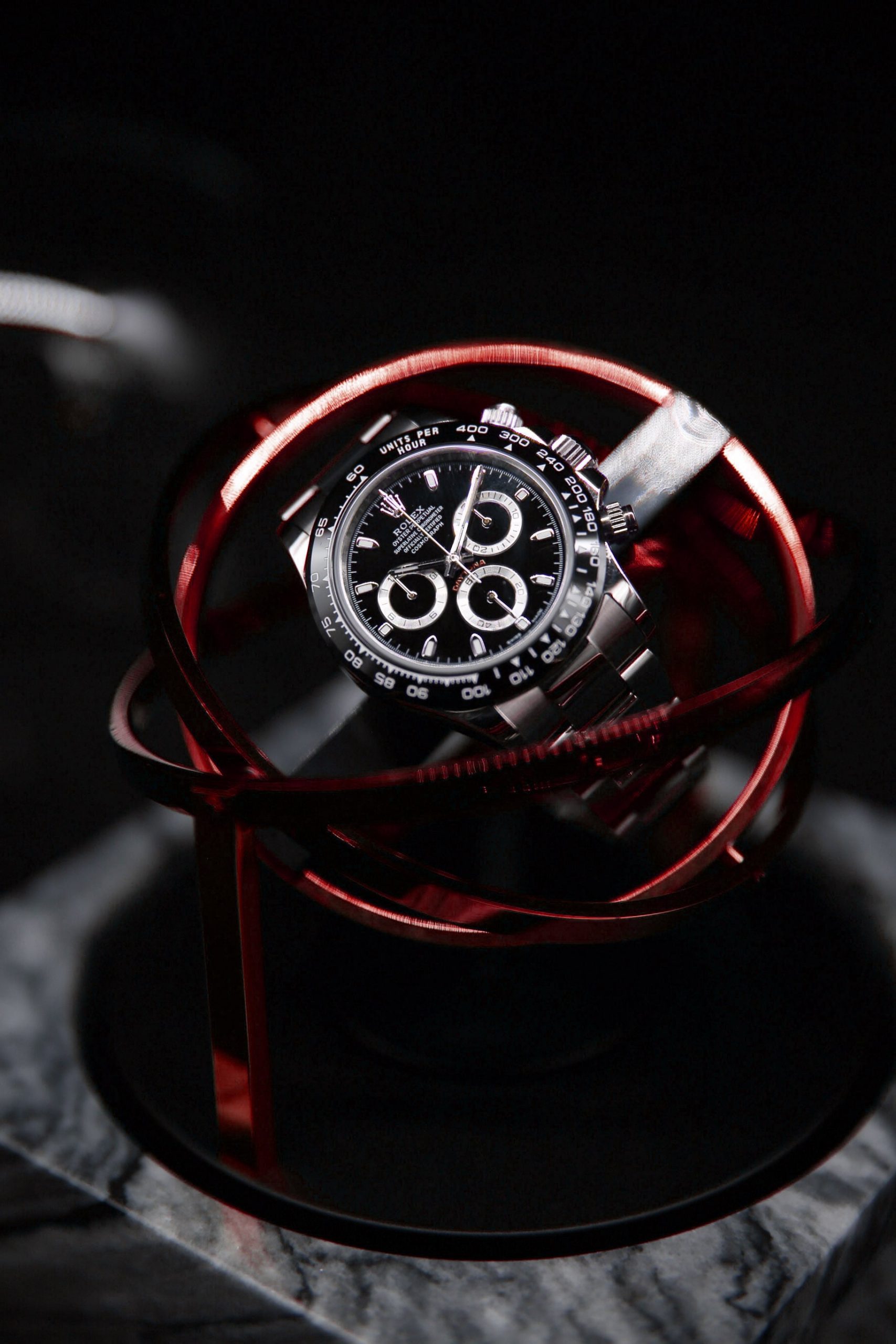 Elbrus-Horology-The-Voyager-1-emperador-marble-red-rings-6-min