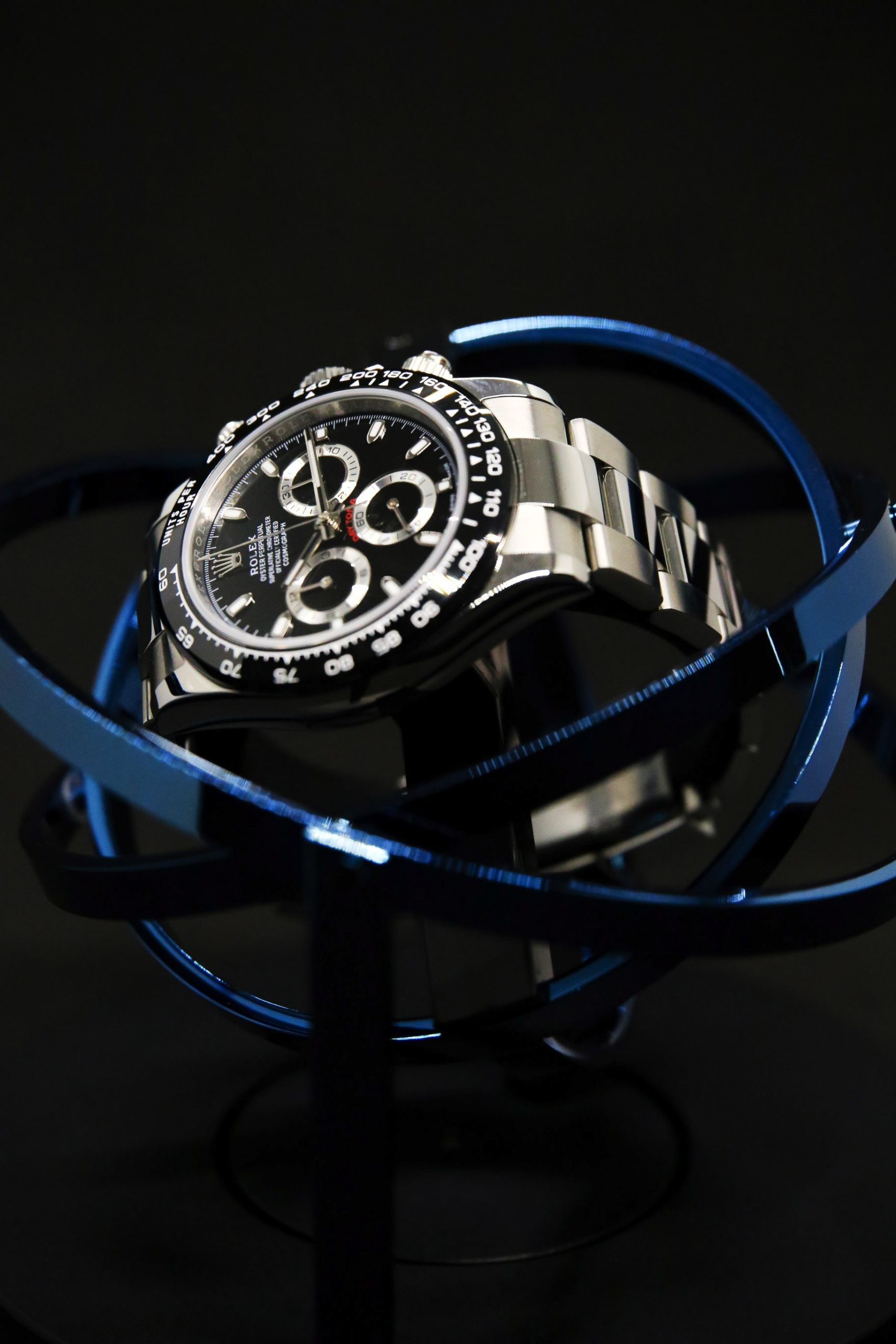 Elbrus-Horology-Voyager-watch-wonder-blue-5-min