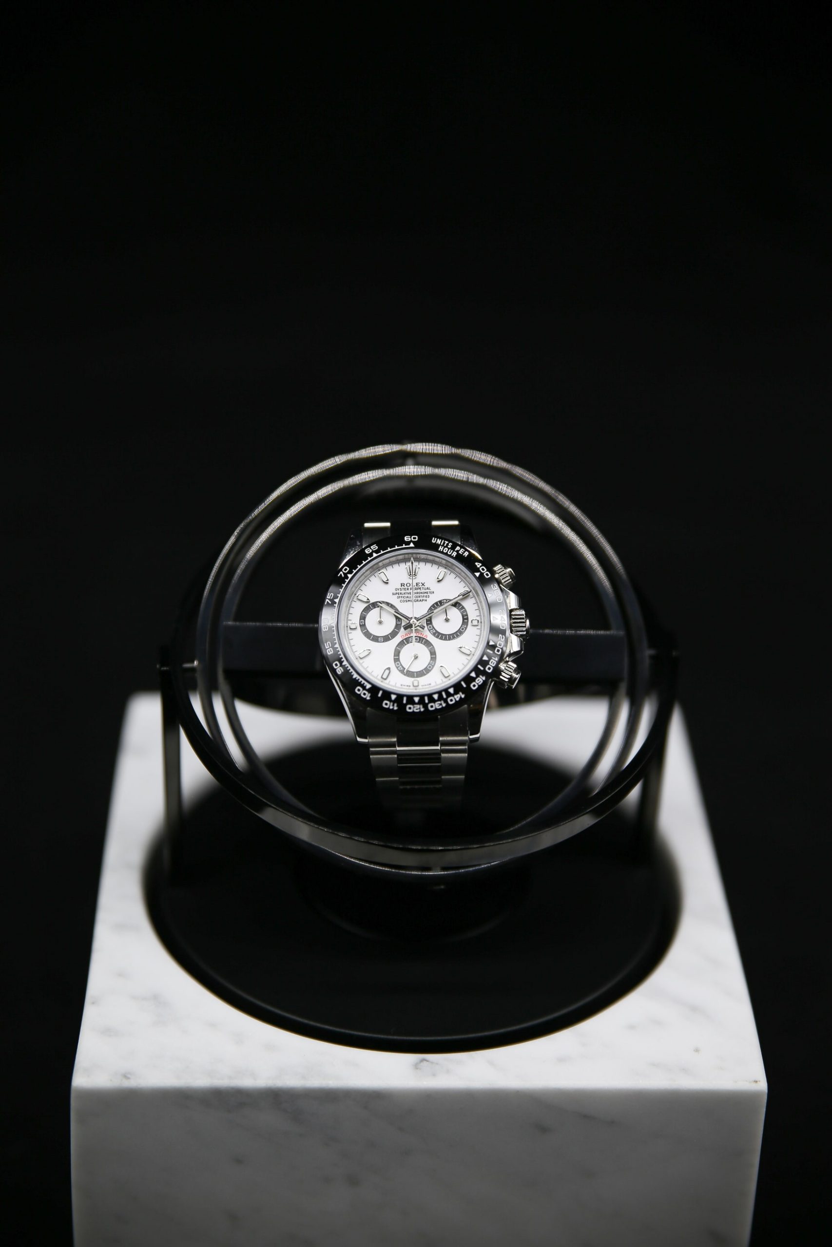 Elbrus-Horology-the-Voyager-1-Bianco-Carrara-marble-black-rings-2-min