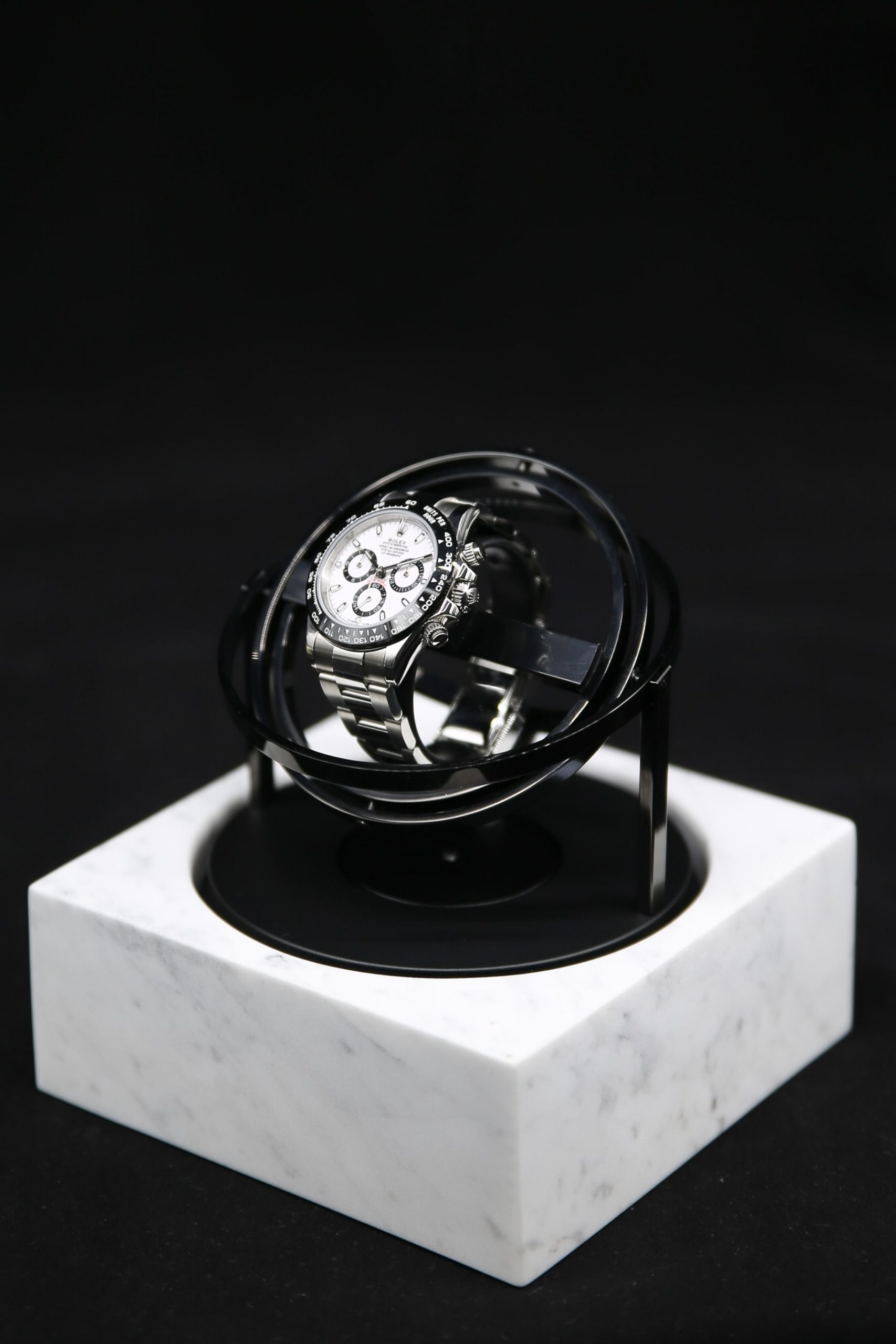 Elbrus-Horology-the-Voyager-1-Bianco-Carrara-marble-black-rings-3-min