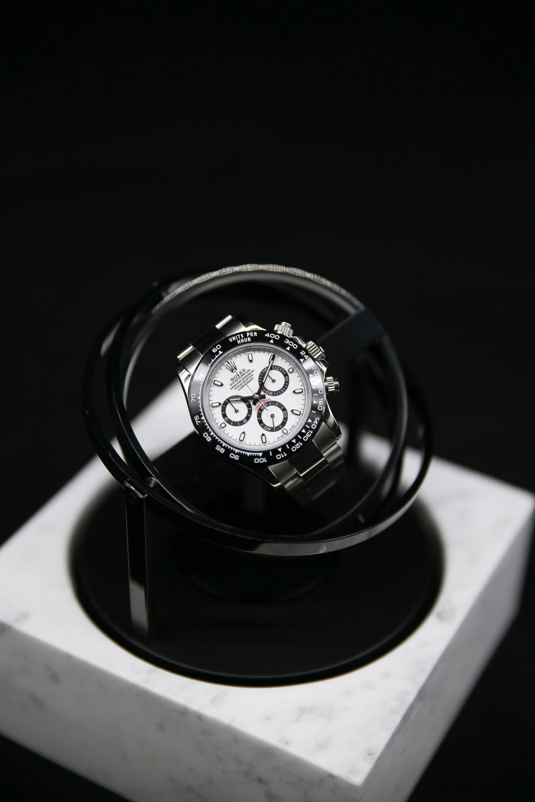 Elbrus-Horology-the-Voyager-1-Bianco-Carrara-marble-black-rings-9-min