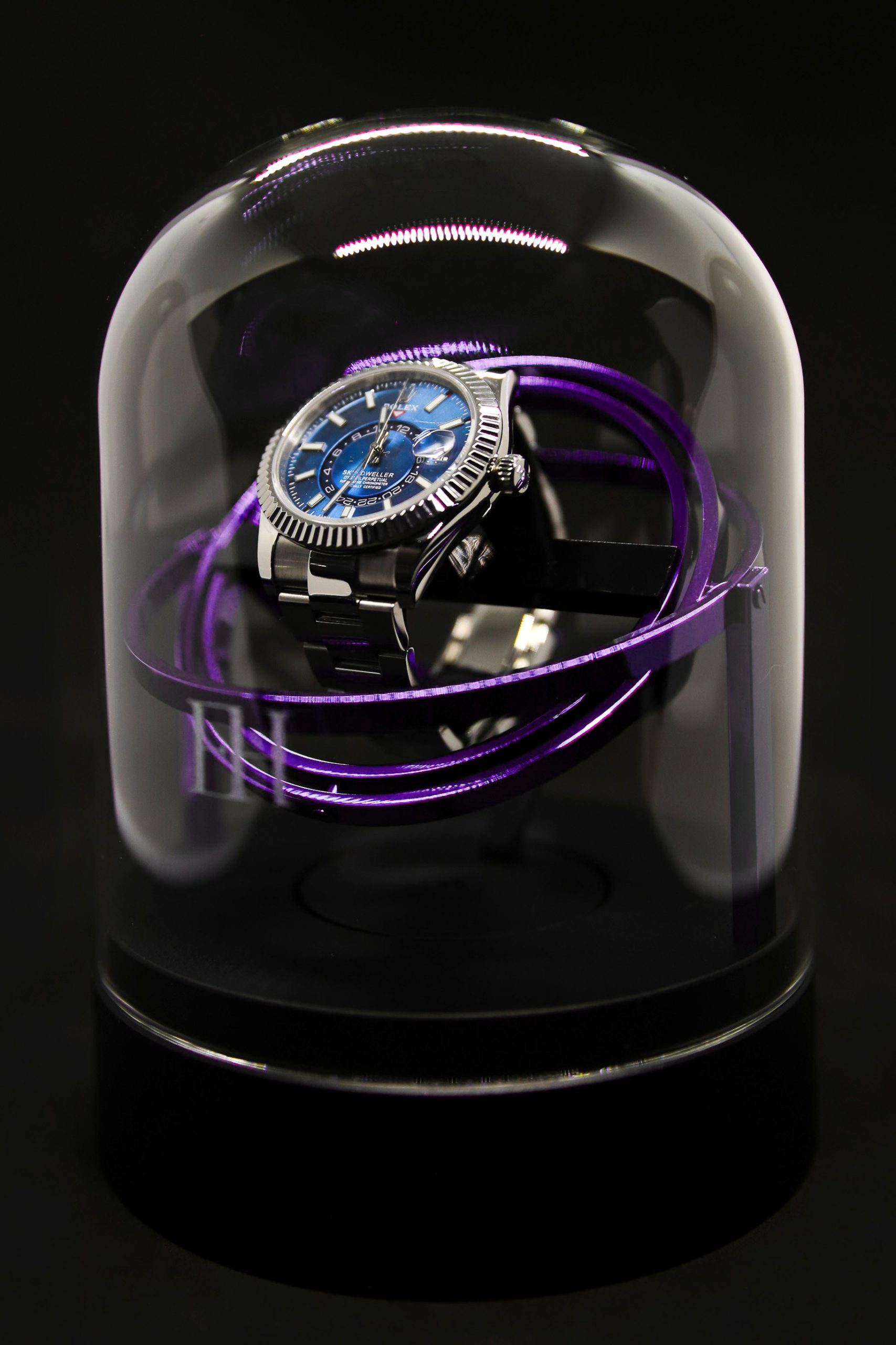 Elbrus-Horology-Voyager-watch-wonder-purple-1-min