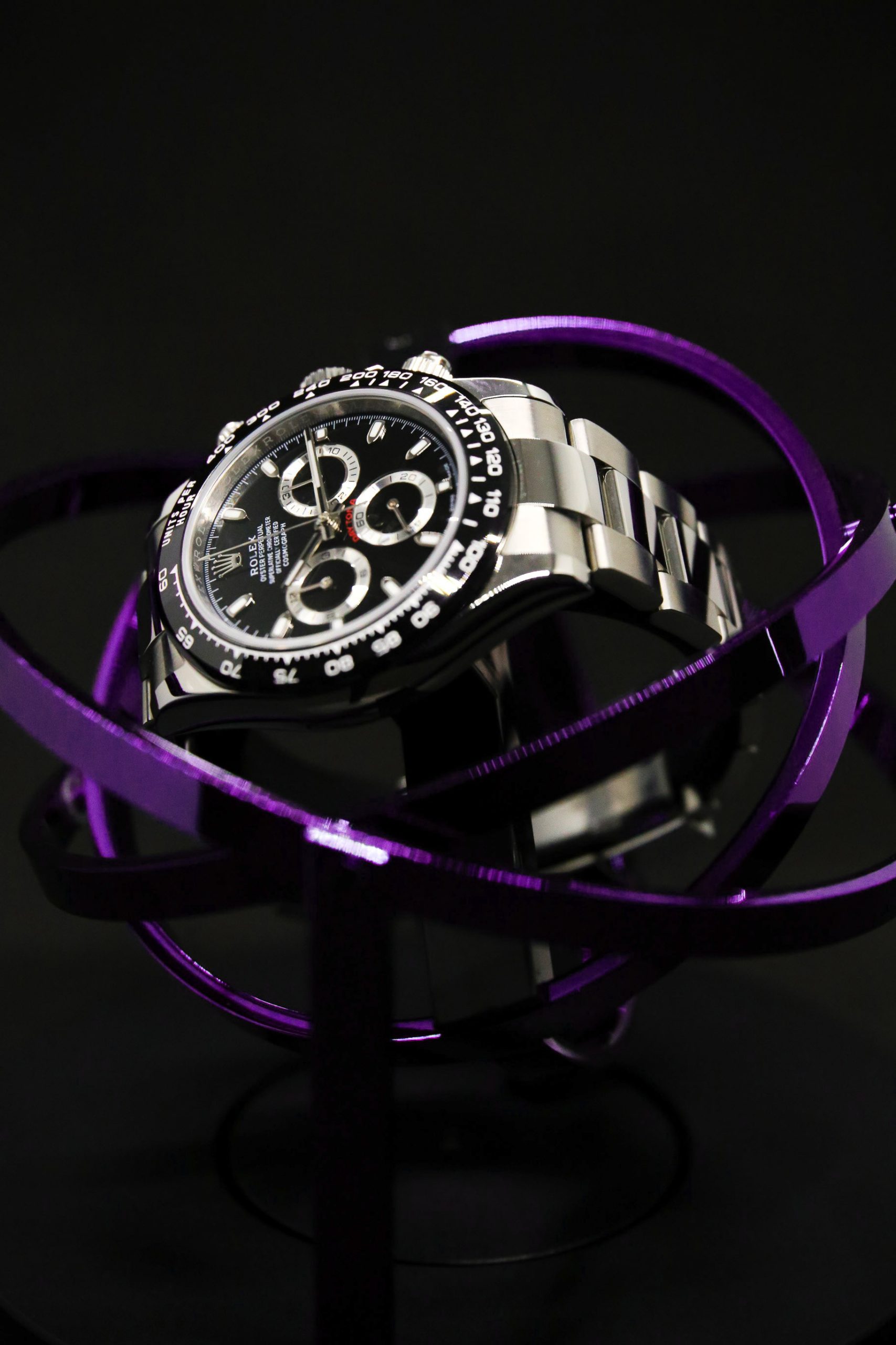 Elbrus-Horology-Voyager-watch-wonder-purple-5-min